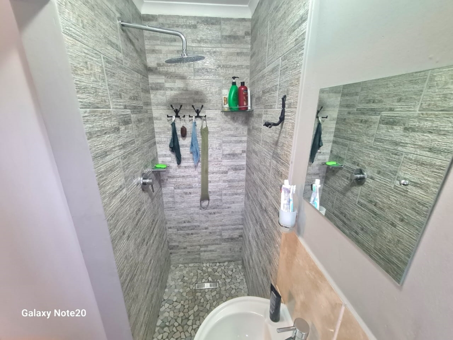 3 Bedroom Property for Sale in Paradise Beach Eastern Cape